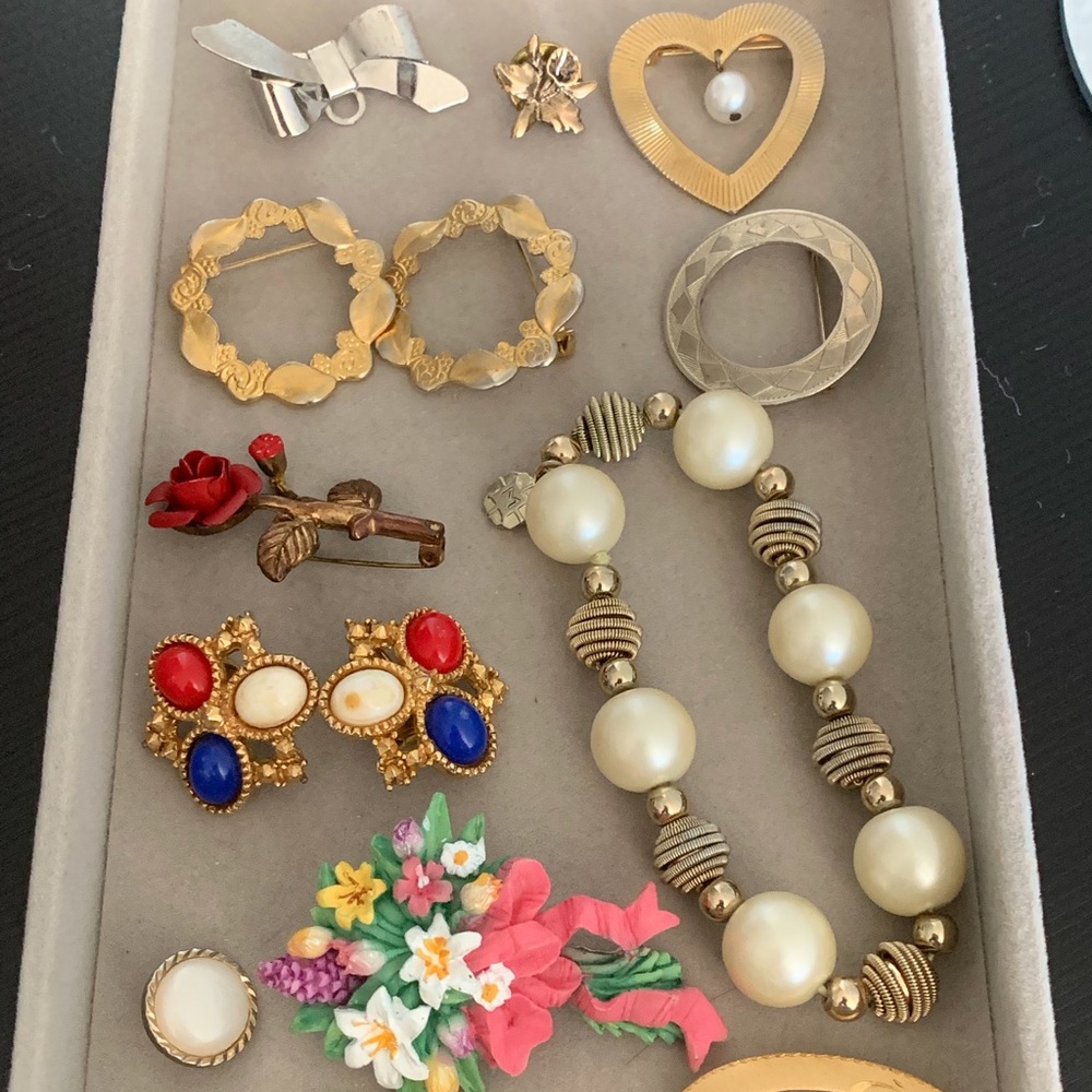 Vintage bundle - Sarah Coventry, Monet etc